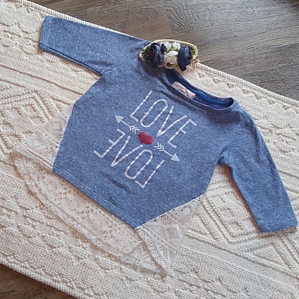 Adorable 3/4 sleeve shirt